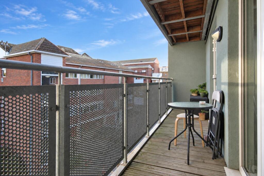 Apartment in London - View 3