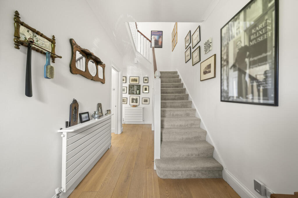Loseberry Road, Claygate photo 4