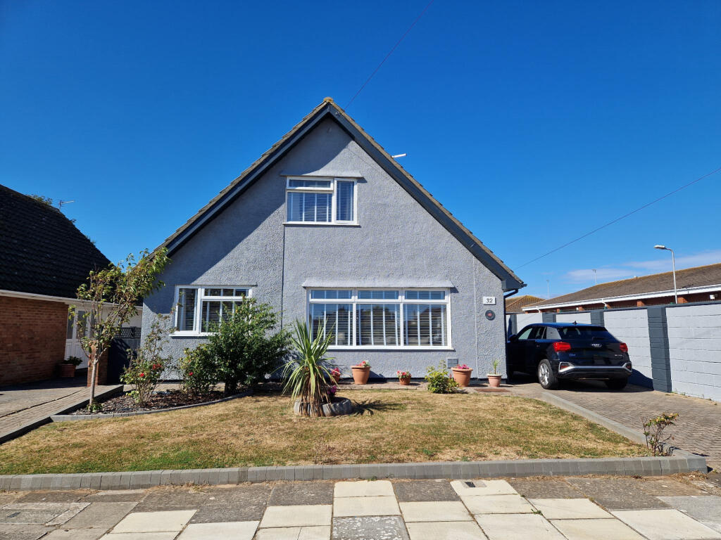 Main image of property: CARLTON PLACE, PORTHCAWL, CF36 3ET