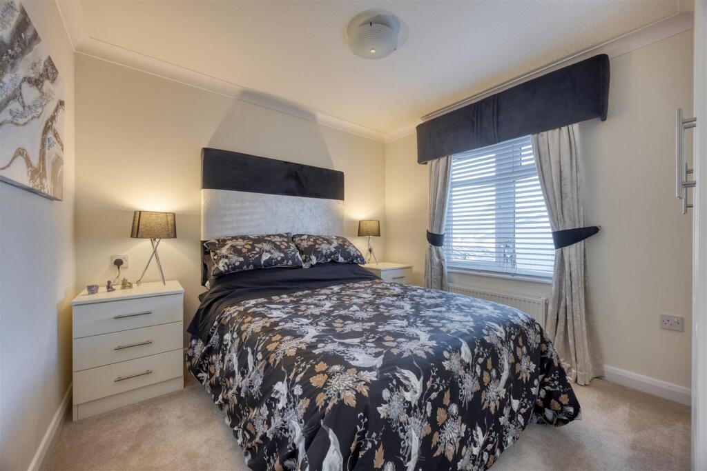 Maple Crescent, Red Deer Village Residential Park, Stepps, Glasgow – pohled 6