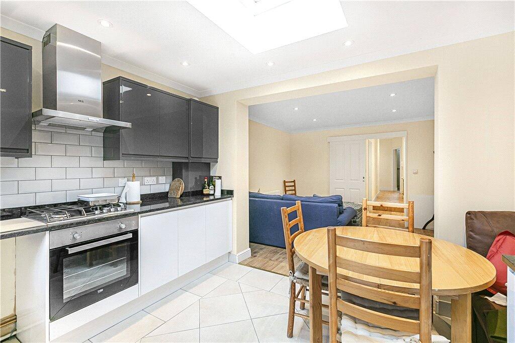 House in London - View 5