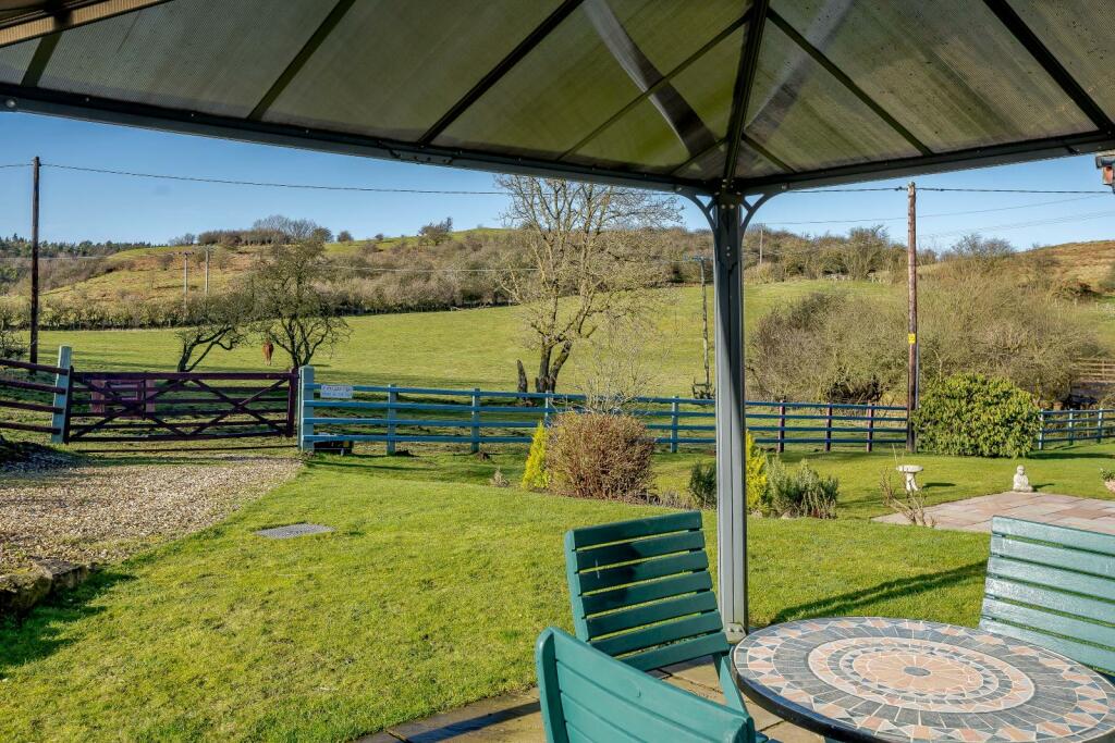 B&amp;B Patio