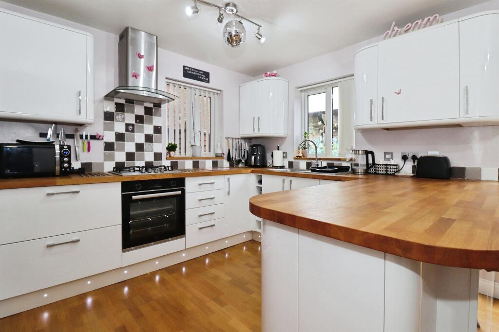 House in Bristol, Emersons Green - View 5