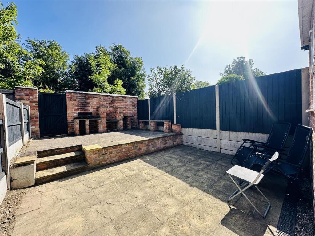 House in Nottingham, Old Lenton, Lenton - More