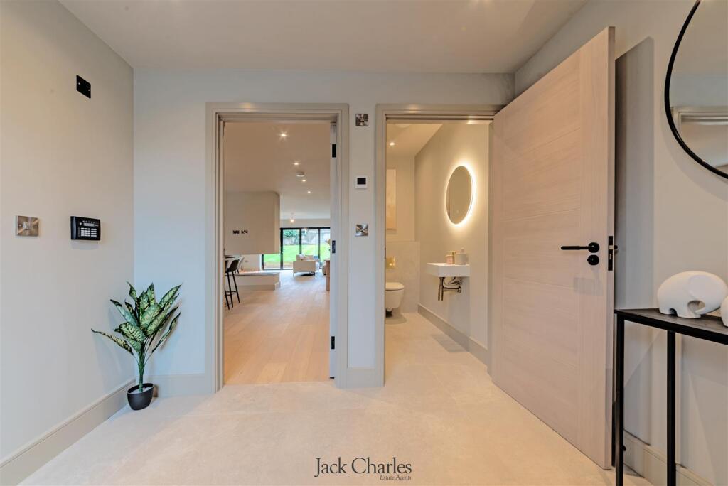 House in Tonbridge - View 4
