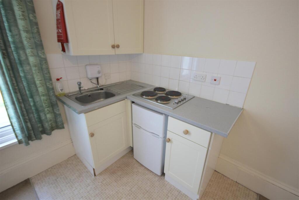 Apartment in Portsmouth - View 4