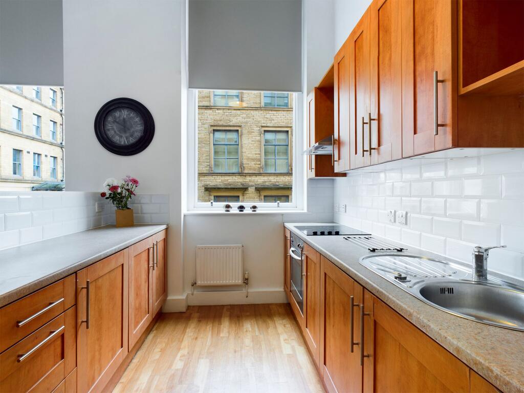 Apartment in Bradford - View 3