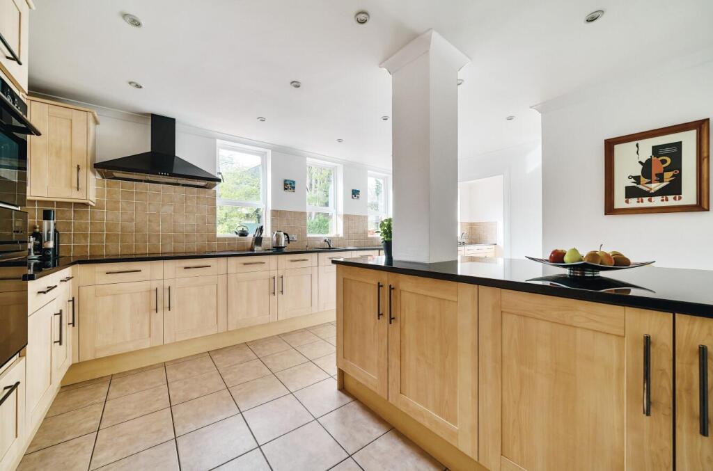House in London, Totteridge - View 5