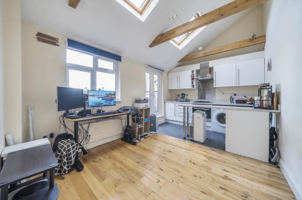 Apartment in London, West Wickham - More