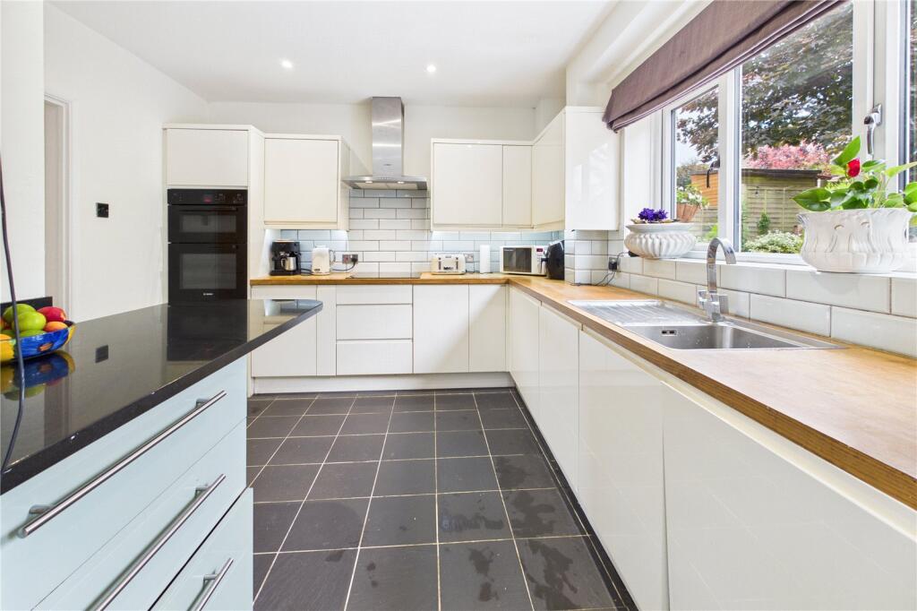 House in Greenham - More