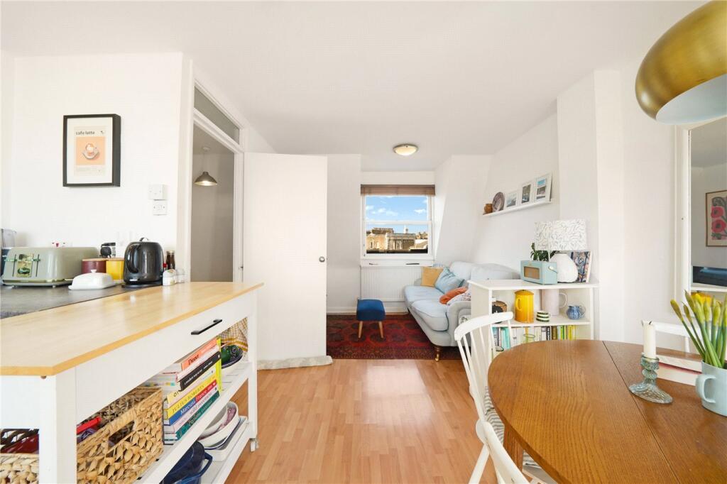 Apartment in London - View 3