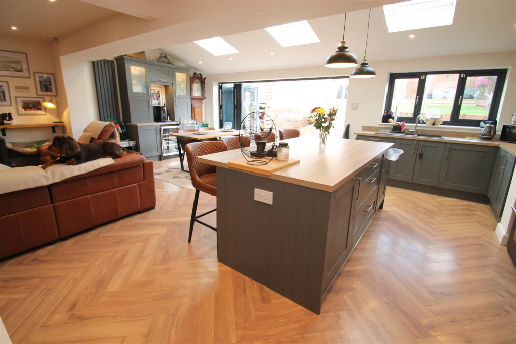 Heathfield Road, Halesowen photo 4