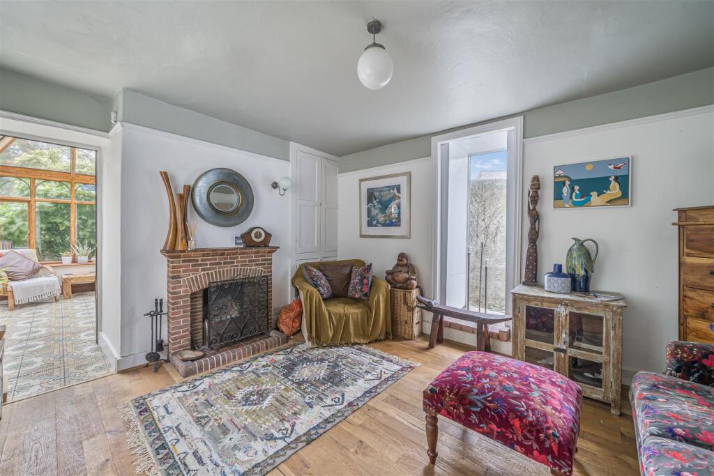 House in Bridport, Allington - More