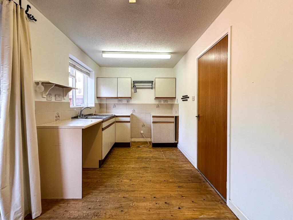 House in Bridgwater, Eastover, Somerset - View 5
