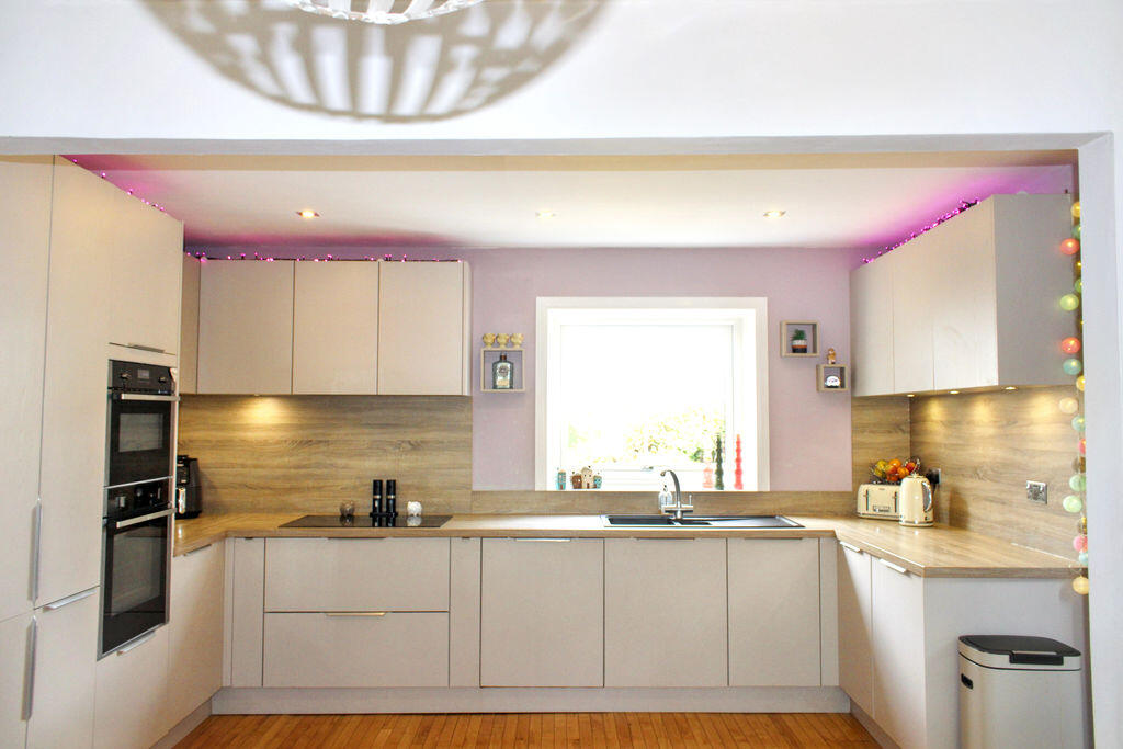 House in Falkirk, Clackmannanshire - More