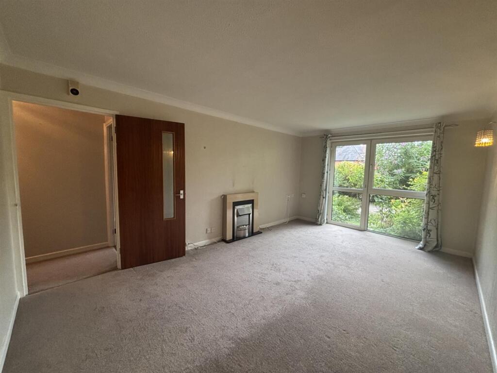 Apartment in Salisbury - View 3