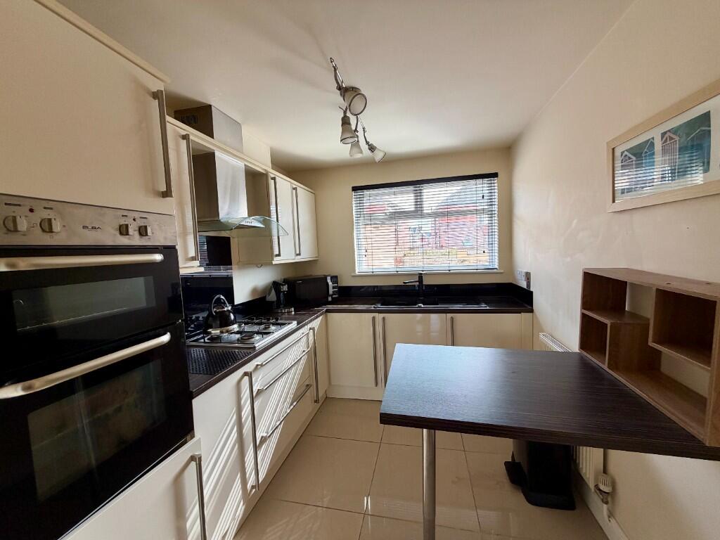Warbreck Hill Road, Blackpool, Lancashire, FY2 photo 4