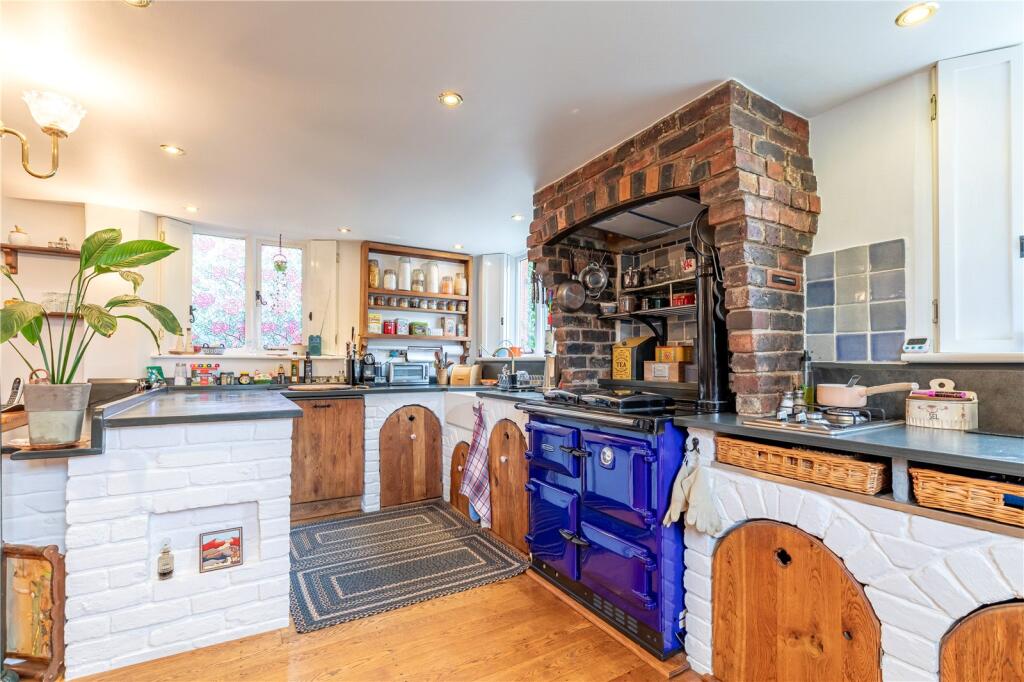 Kings Corner, Pewsey, Wiltshire, SN9 photo 5