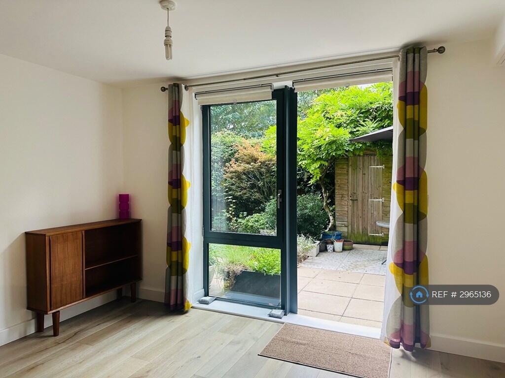 Apartment in London, Six Acres Estate, Finsbury Park - View 5