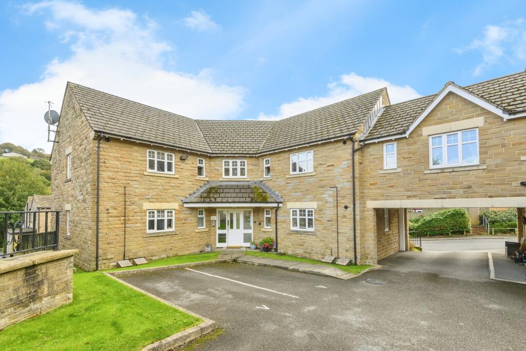 2-bed flat on Silk Mill Chase, Ripponden, Sowerby Bridge, Calderdale, West Yorkshire, HX6, £135,000