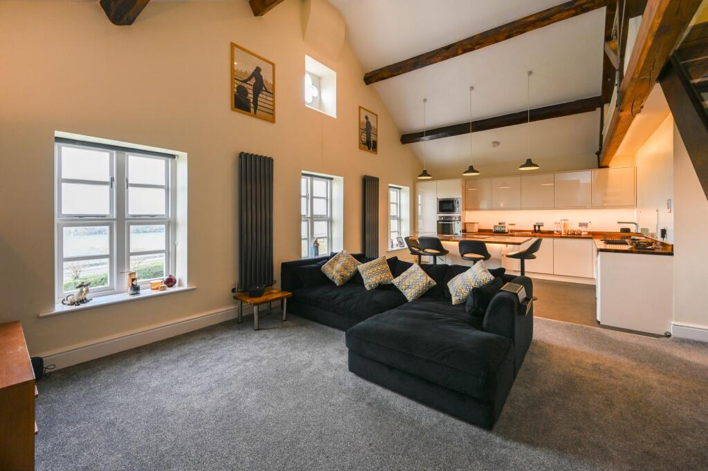 Apartment in Sefton, Liverpool City Region - View 3