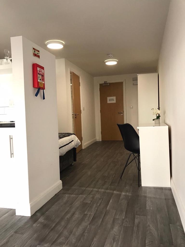 Apartment in Liverpool, St George's Quarter / Cultural Quarter, Vauxhall - View 5