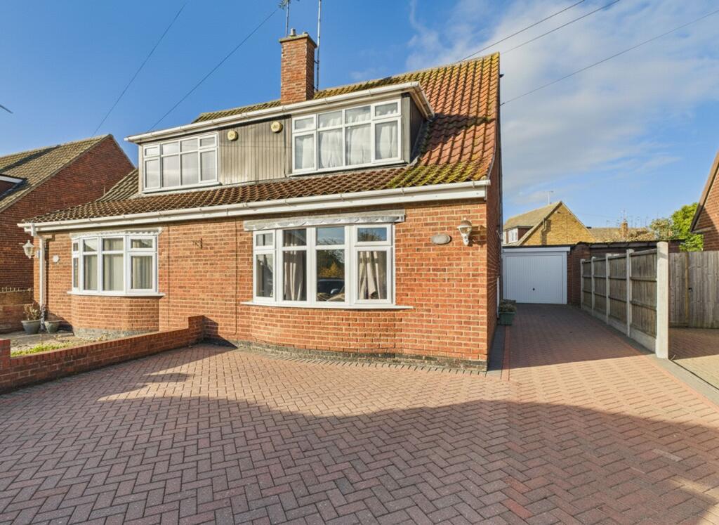 Main image of property: Goldsmiths Avenue, Corringham, SS17