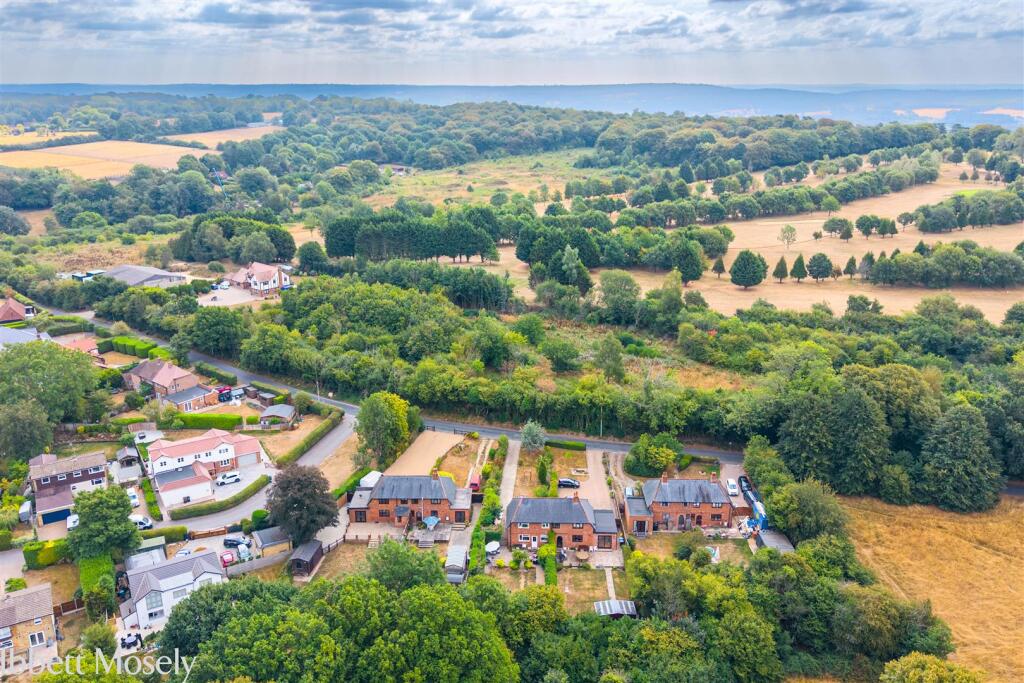 House in Tandridge, Tatsfield - View 2