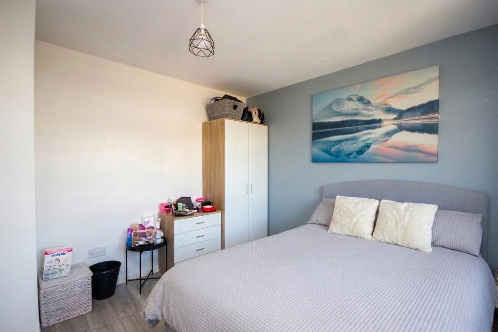 Orchard Vale, Bristol, South Gloucestershire, BS15 - More