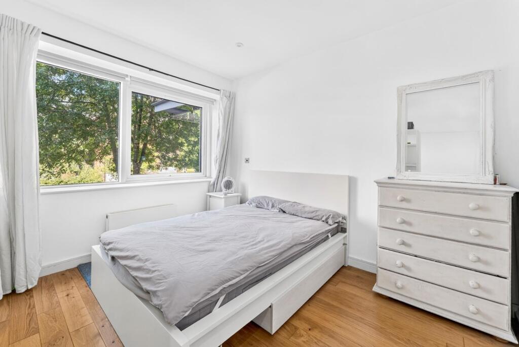 Apartment in Twickenham - View 4