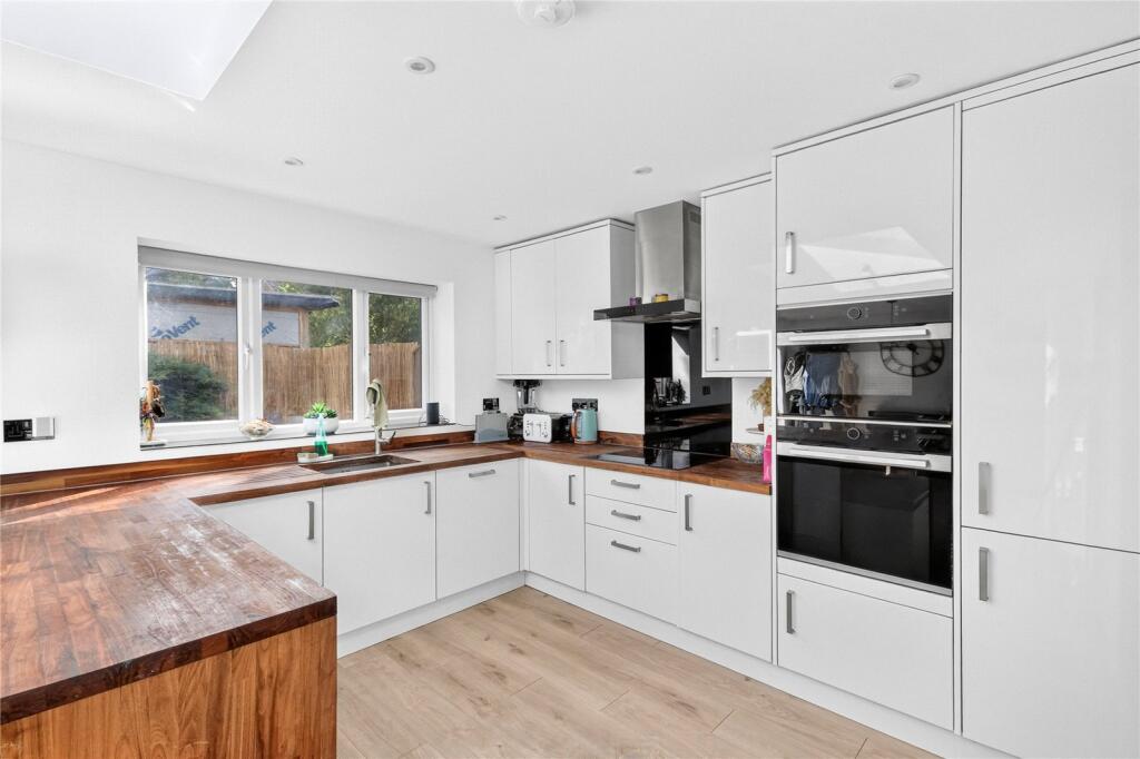 House in Winkfield, Bracknell Forest - View 3