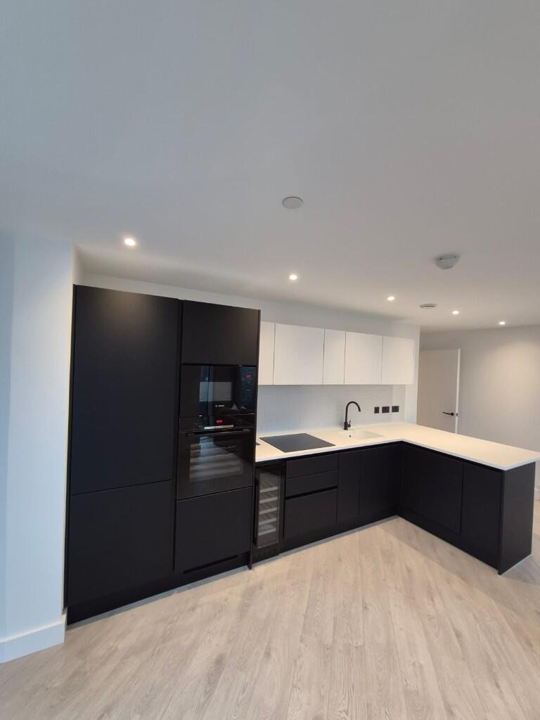 Main image of property: Vista River Gardens, Trinity Way, Manchester, Greater Manchester, M3