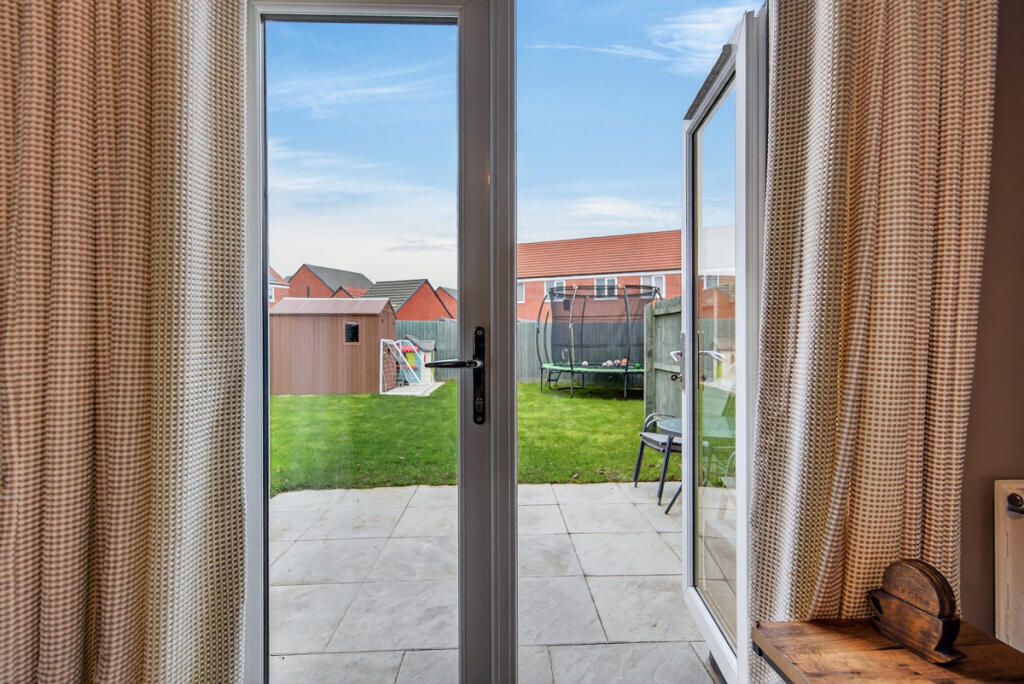 Thornton Avenue, Barton Seagrave, NN15 - View 6