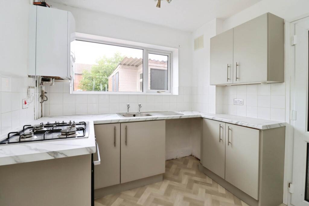 Mill Park Drive, Bromborough photo 4