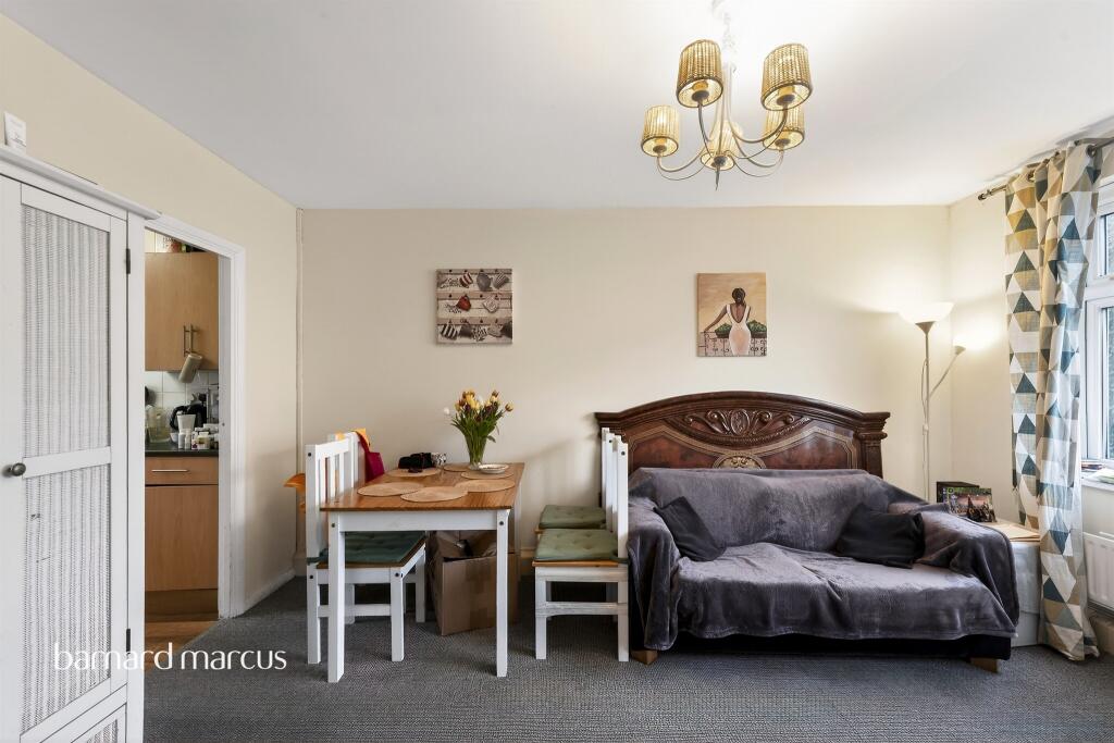 Apartment in London, Royal Borough of Kingston upon Thames - View 3