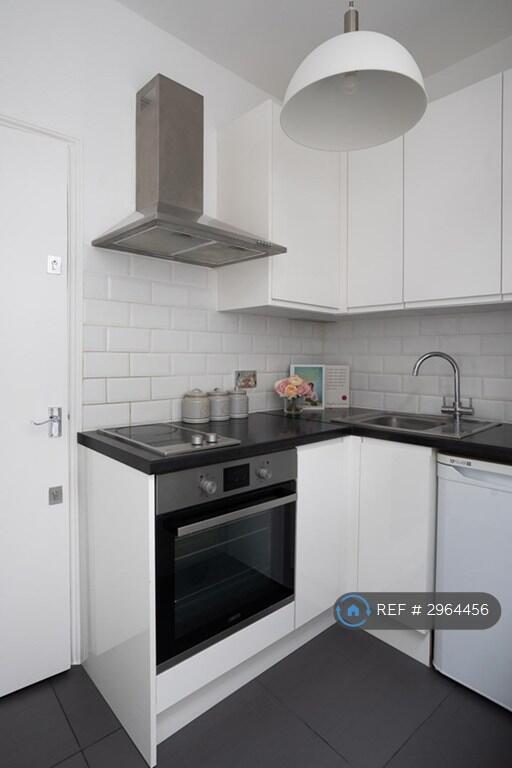 Apartment in London - View 5