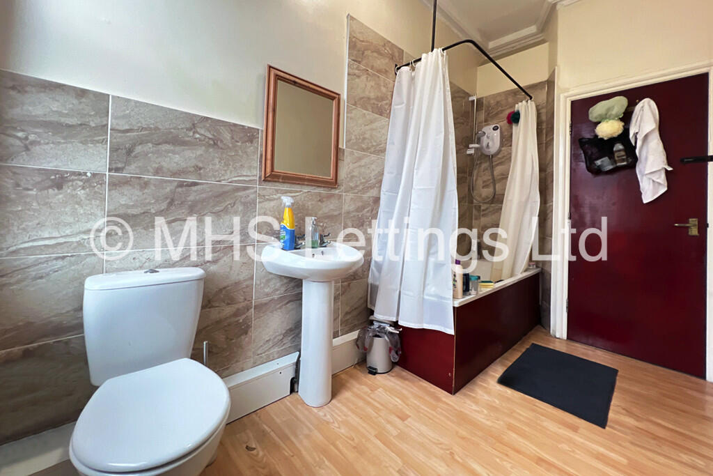 6 bedroom terraced house for rent
