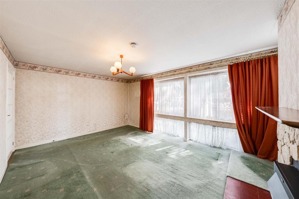 House in London, Crayford - More