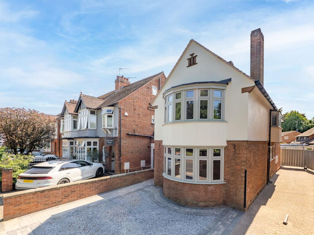 Main image of property: Rother Street, Stratford-Upon-Avon, CV37