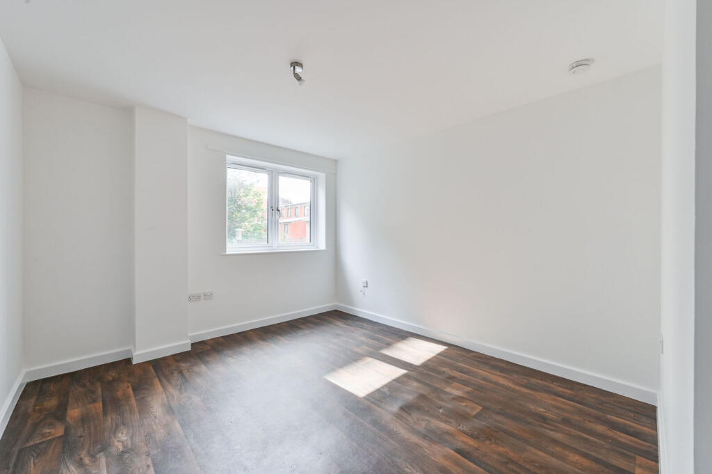 Apartment in London - View 5