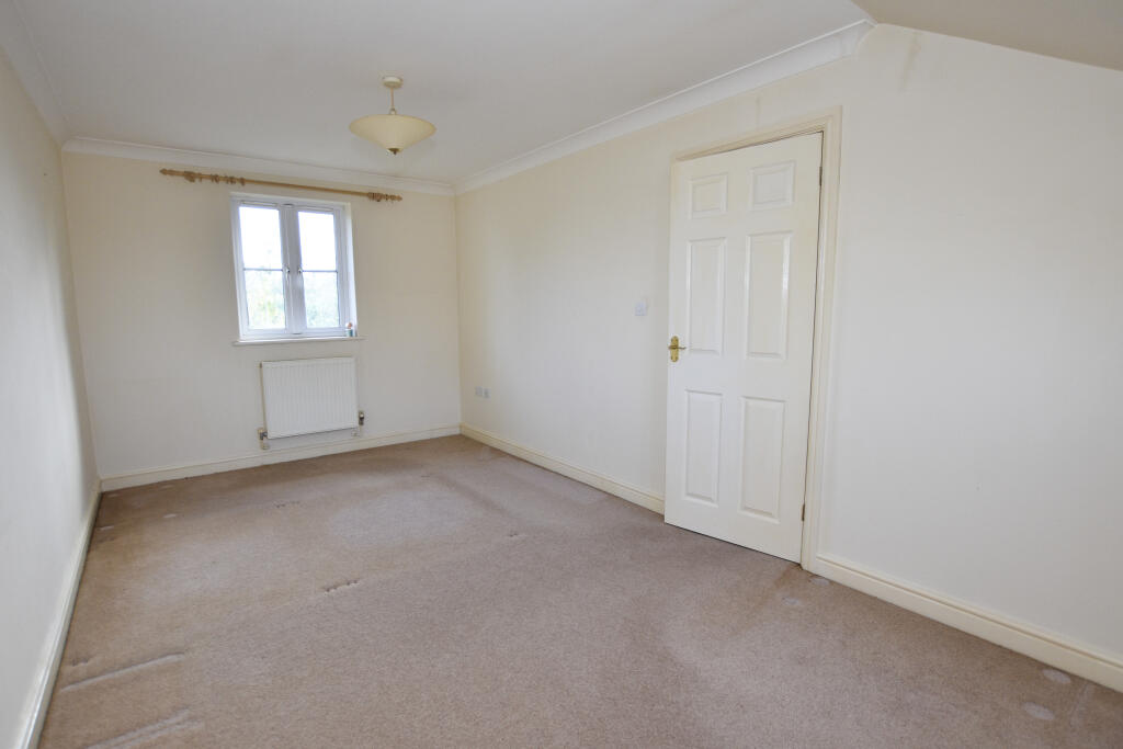 House in Illogan, Broad Lane, Carn Brea - More