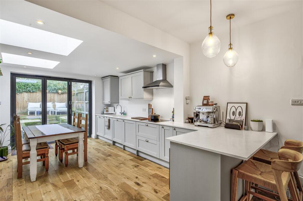 Derinton Road, SW17 - View 2