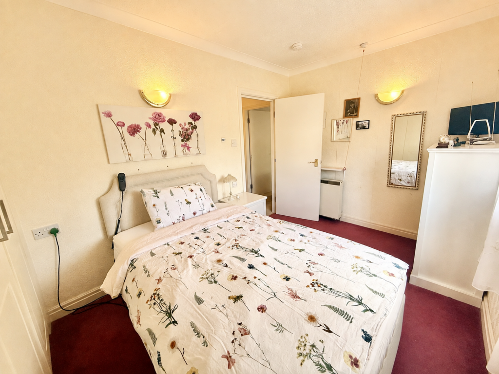 Apartment in Knutsford, Cheshire East - More