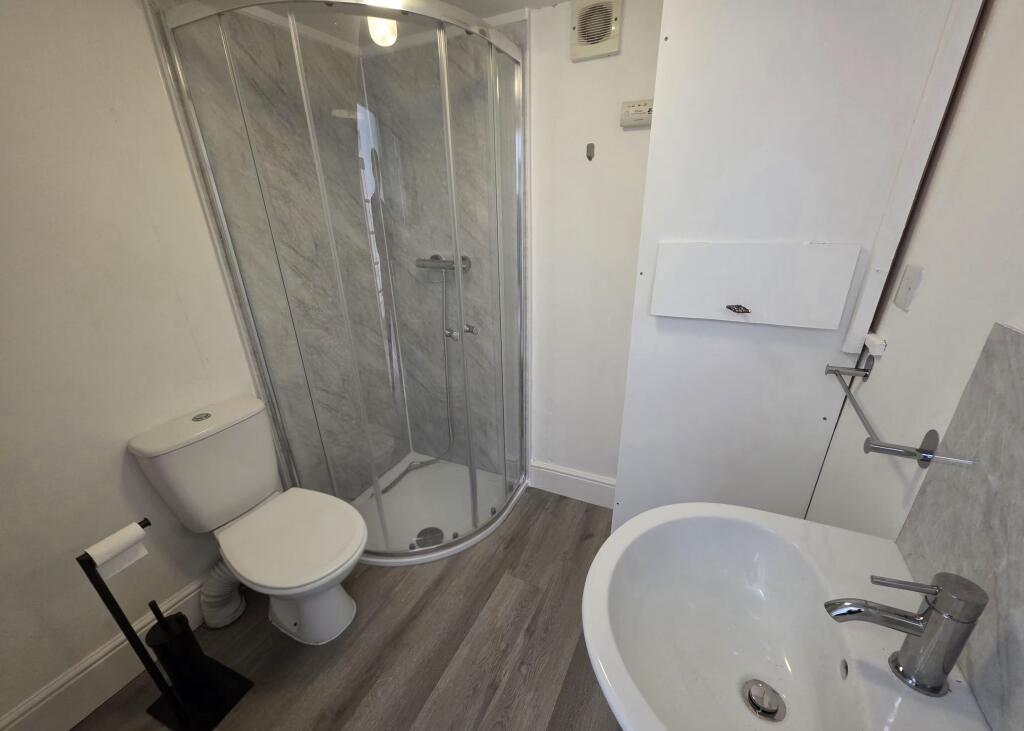House in Yeovil, Somerset - View 5