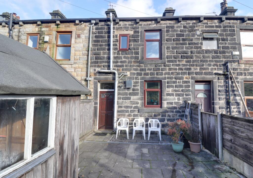 982 Rochdale Road, Todmorden photo 2