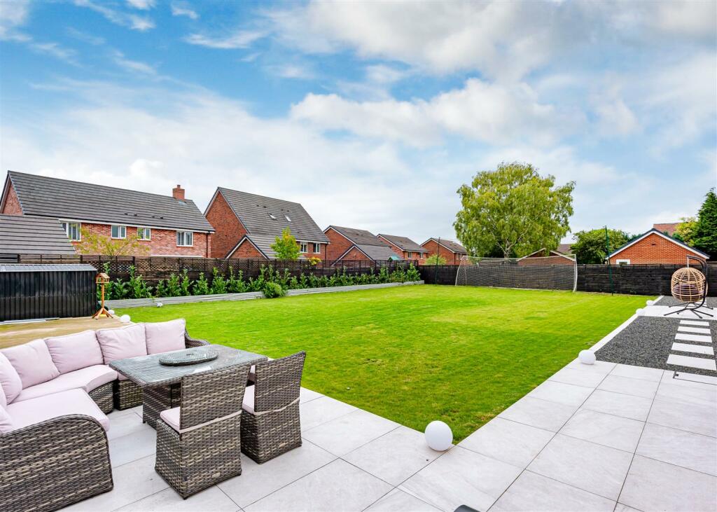 Church View, Sandy Lane, Codsall, Wolverhampton, WV8 1EW photo 3