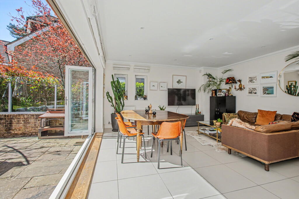 Gorsedene Close, Crowborough photo 4