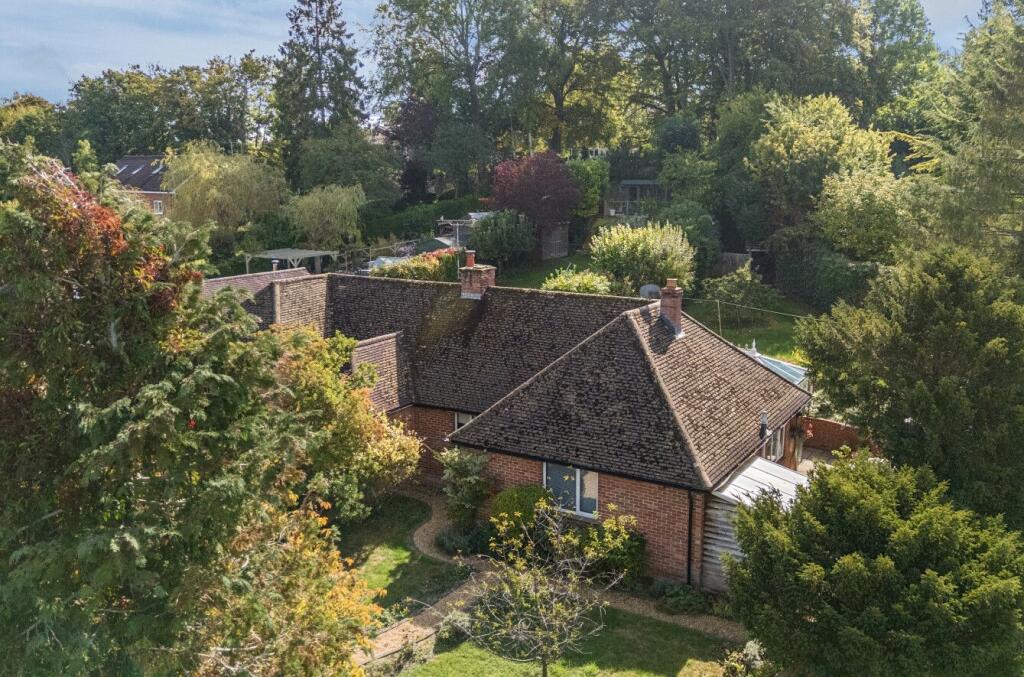 Manor Rise, Anna Valley, Andover, SP11 7LS photo 4