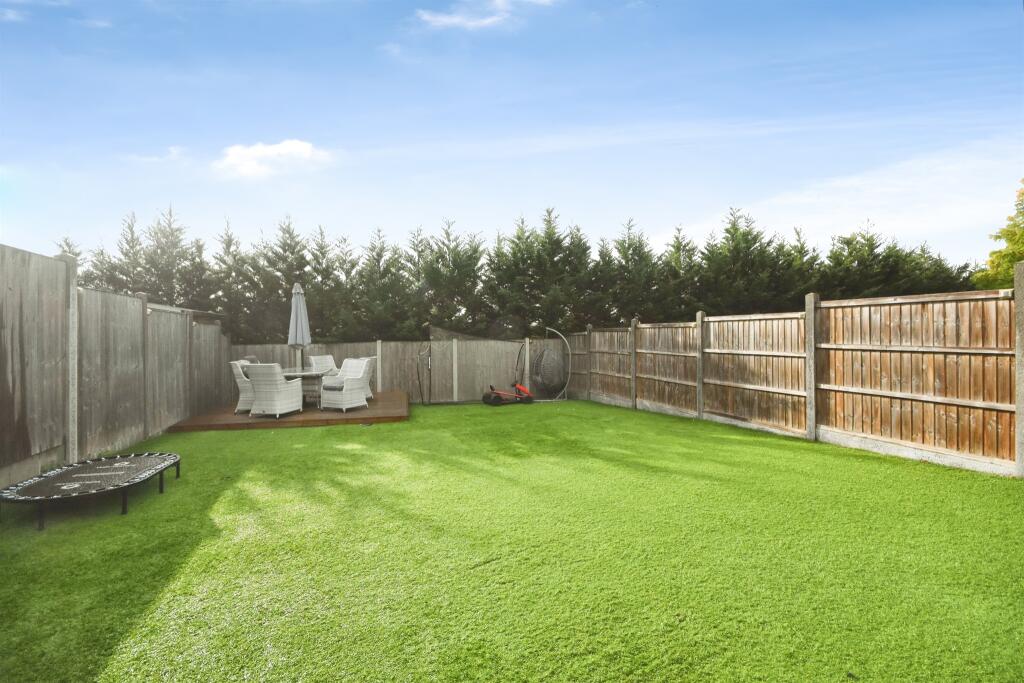 Elliots Close, West Horndon, Brentwood photo 4