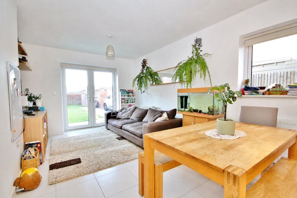 House in Woking, Surrey - View 4